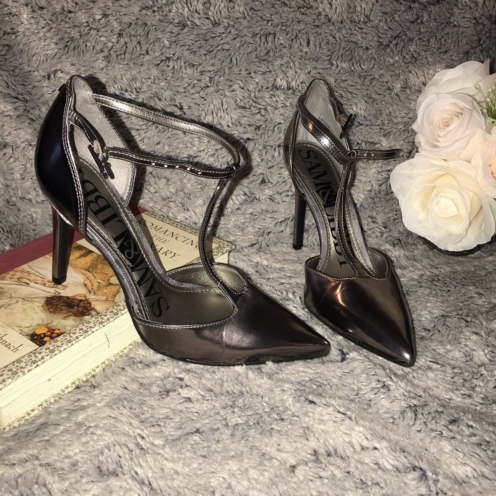 Pointed heels